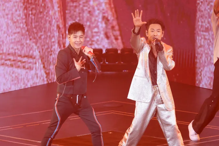 杜德偉（右）曝光年輕時被林志穎揪去小房間。杜德偉Get up演唱會主辦方提供