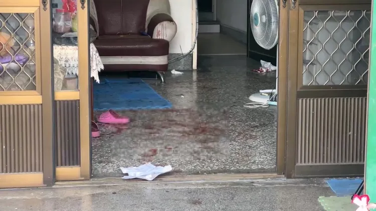 現場血跡斑斑。民眾提供
