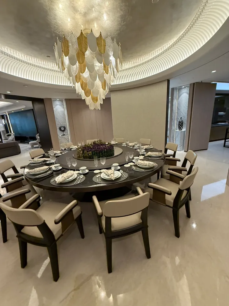 陶朱隱園內部裝潢豪華與外部美景。讀者獨家提供