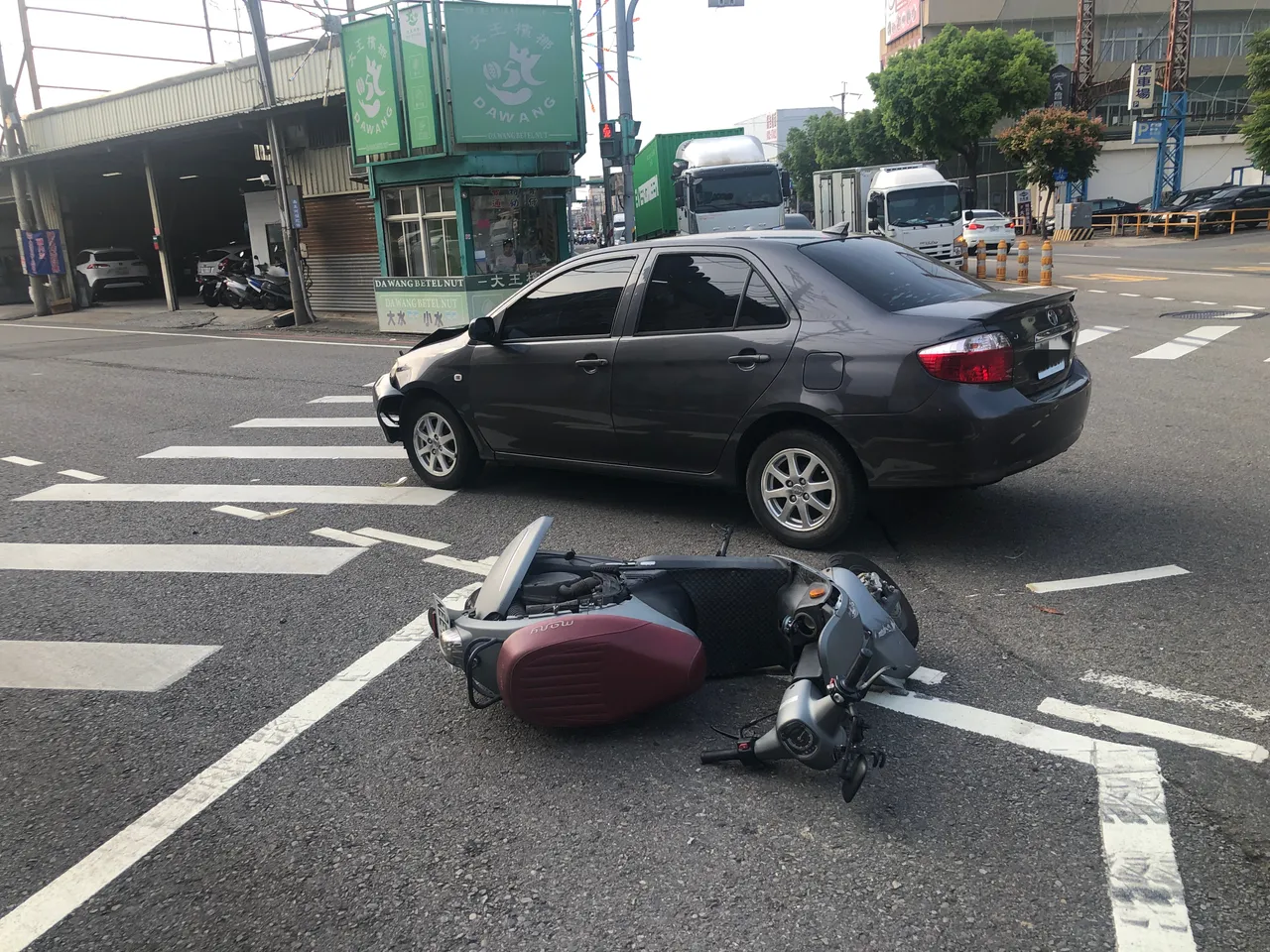 车祸现场。中坜警分局提供