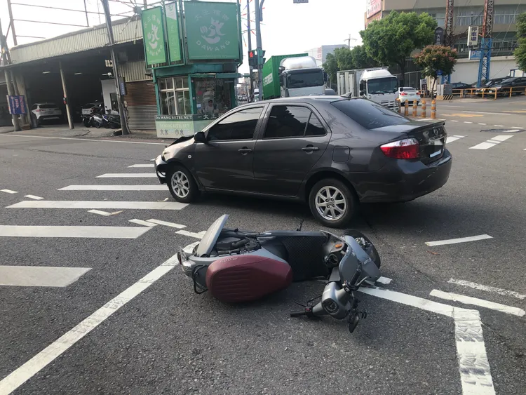 車禍現場。中壢警分局提供