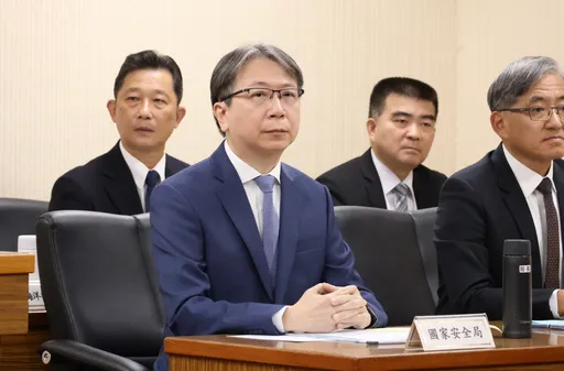 黄国昌被爆指挥狗仔、吸收骇客!国安局:必须第一时间通报排除跟拍