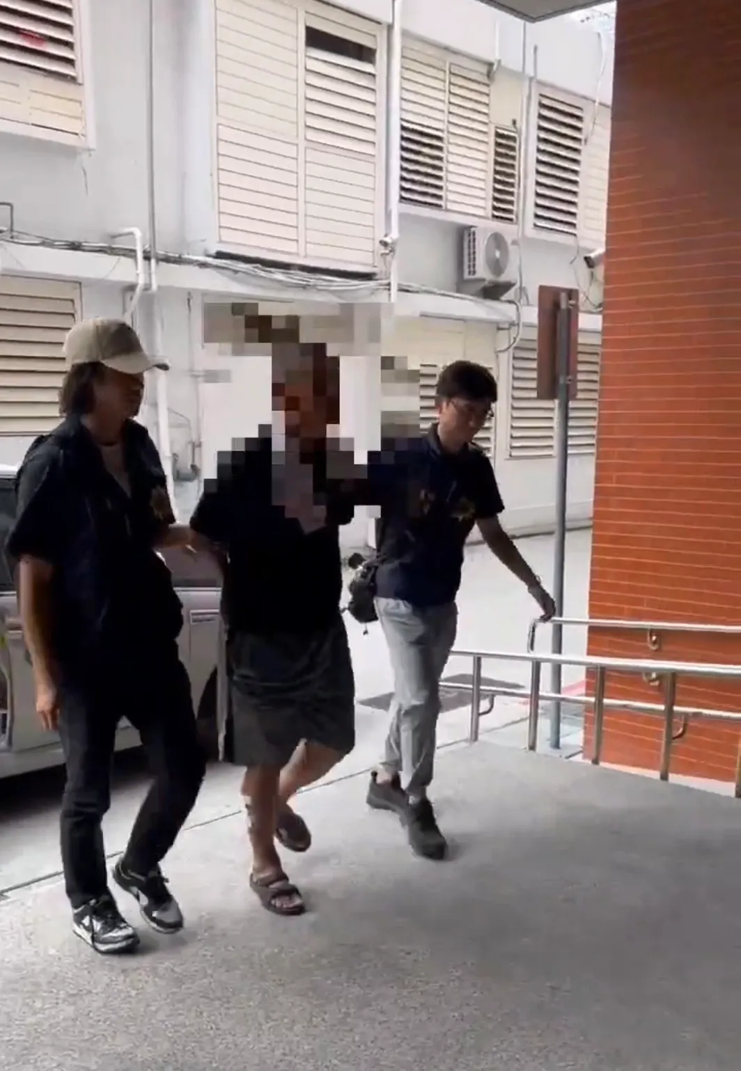警方逮捕黄姓男子依加重窃盗罪送办。警方提供