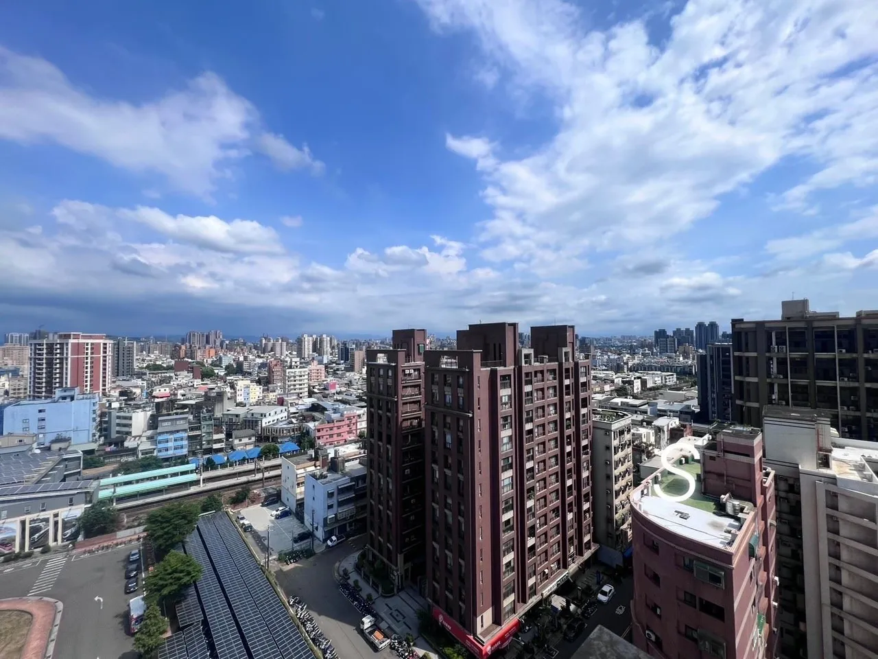 比较设有台积电厂区的行政区近两年的中古屋交易量变化,竹北市量缩最为明显,减幅近7成。永庆房产集团提供