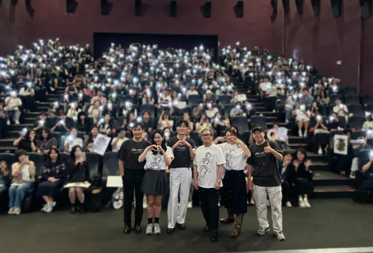 李秉憲（左起）、孫藝真、朴喜洵、導演朴贊郁、廉惠蘭、李星民宣傳《徵人啟弒》。翻攝CJ ENM IG