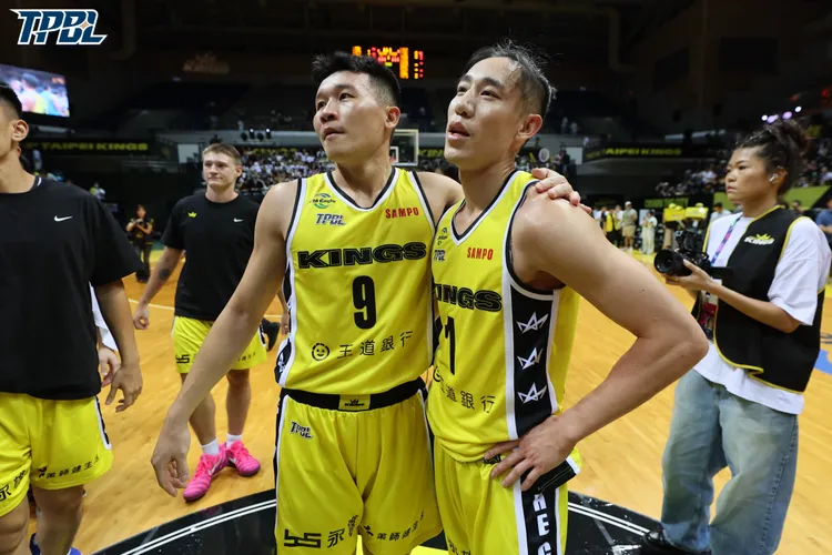 林書緯（右）與李愷諺（左）TPBL提供