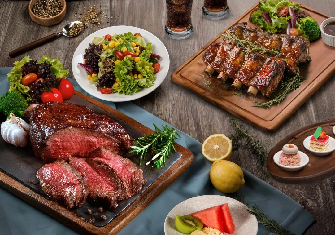 台北万豪酒店2025ITF台北国际旅展,Lobby Lounge平日豪吃之夜吃到饱单人券,晚间肋眼牛排或美式BBQ 猪肋排,双主餐无限续点,还有精致沙拉吧、甜品水果及软性饮品,三小时尽情享用。业者提供