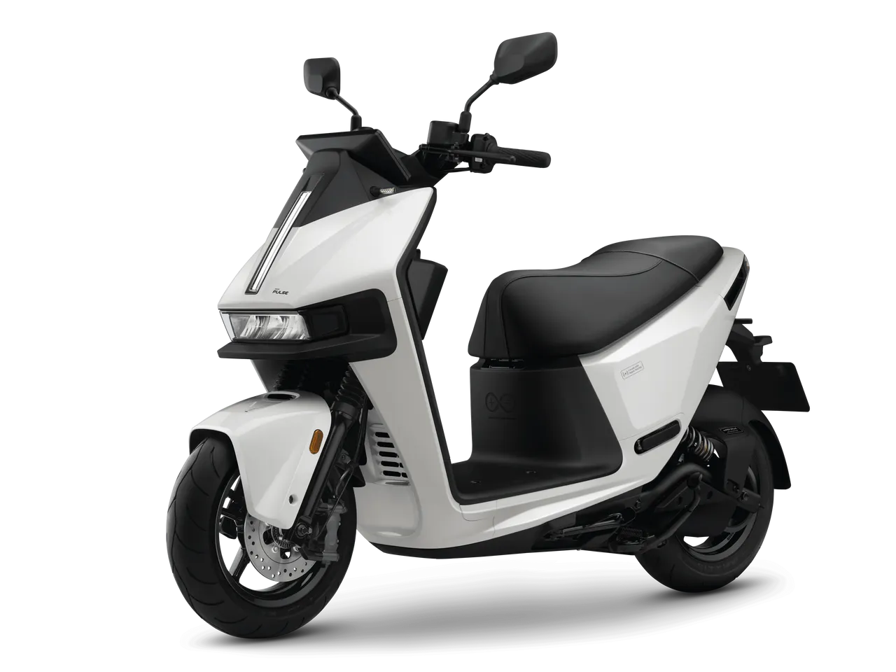 性能旗舰Gogoro Pulse及Pulse Pro指定车色车款现折1.5万元,搭配政府电动机车补助最高可达6万元。业者提供