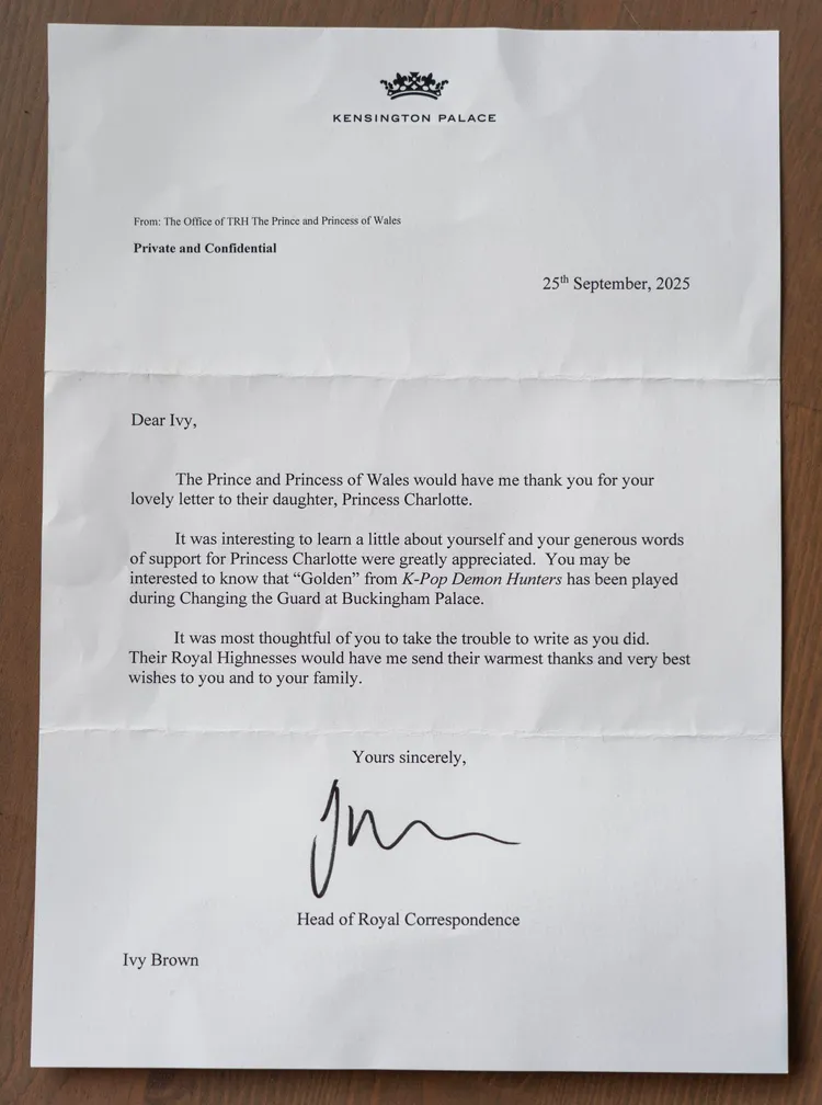 寫信給夏綠蒂公主的小粉絲收到來自肯辛頓宮的回信。翻攝thesun