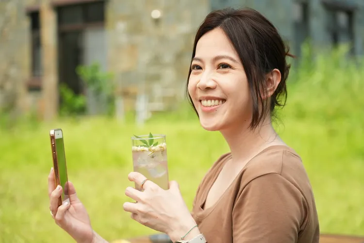 廖苡喬演出現代職業婦女的煩惱。公視+提供