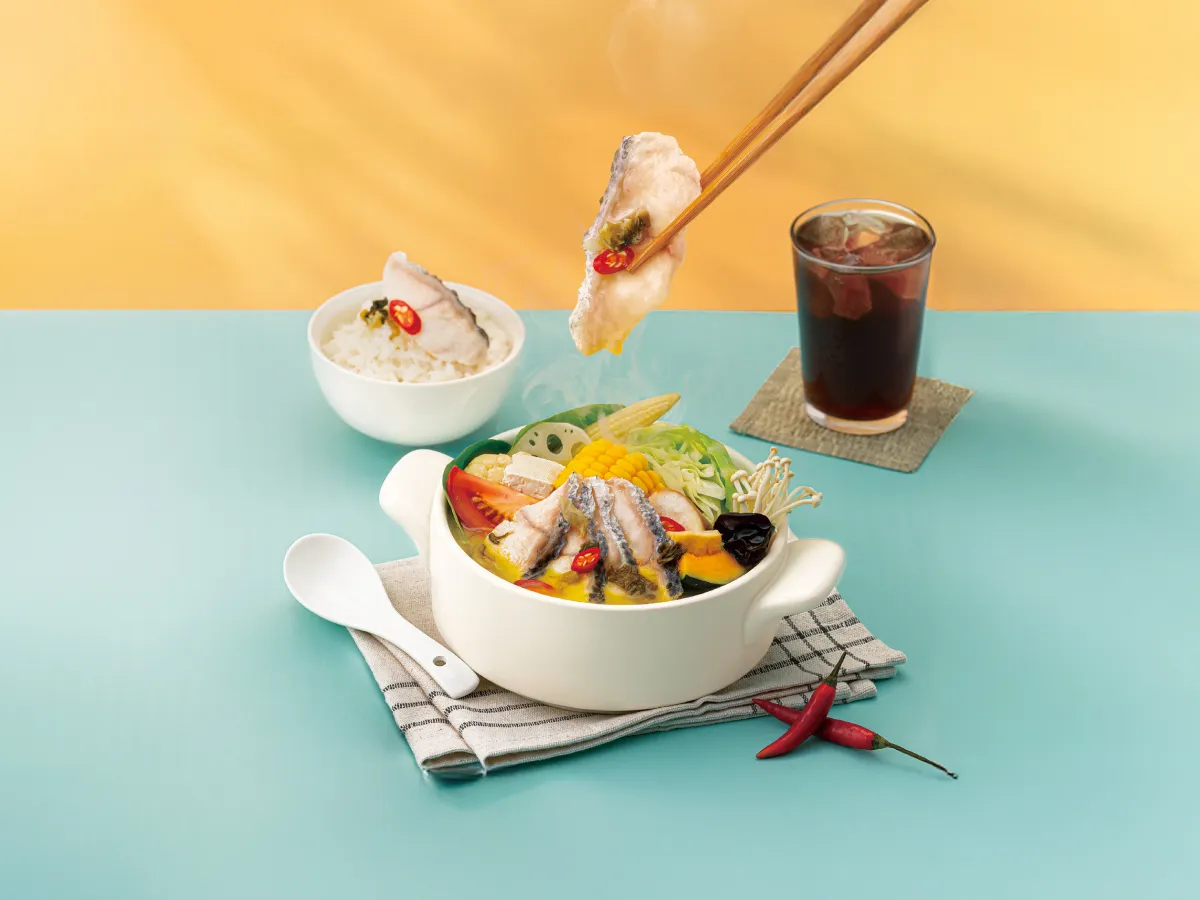 「12mini」的期间限定锅物「金汤酸菜鱼」即日起至11/2好评回归。王品集团提供