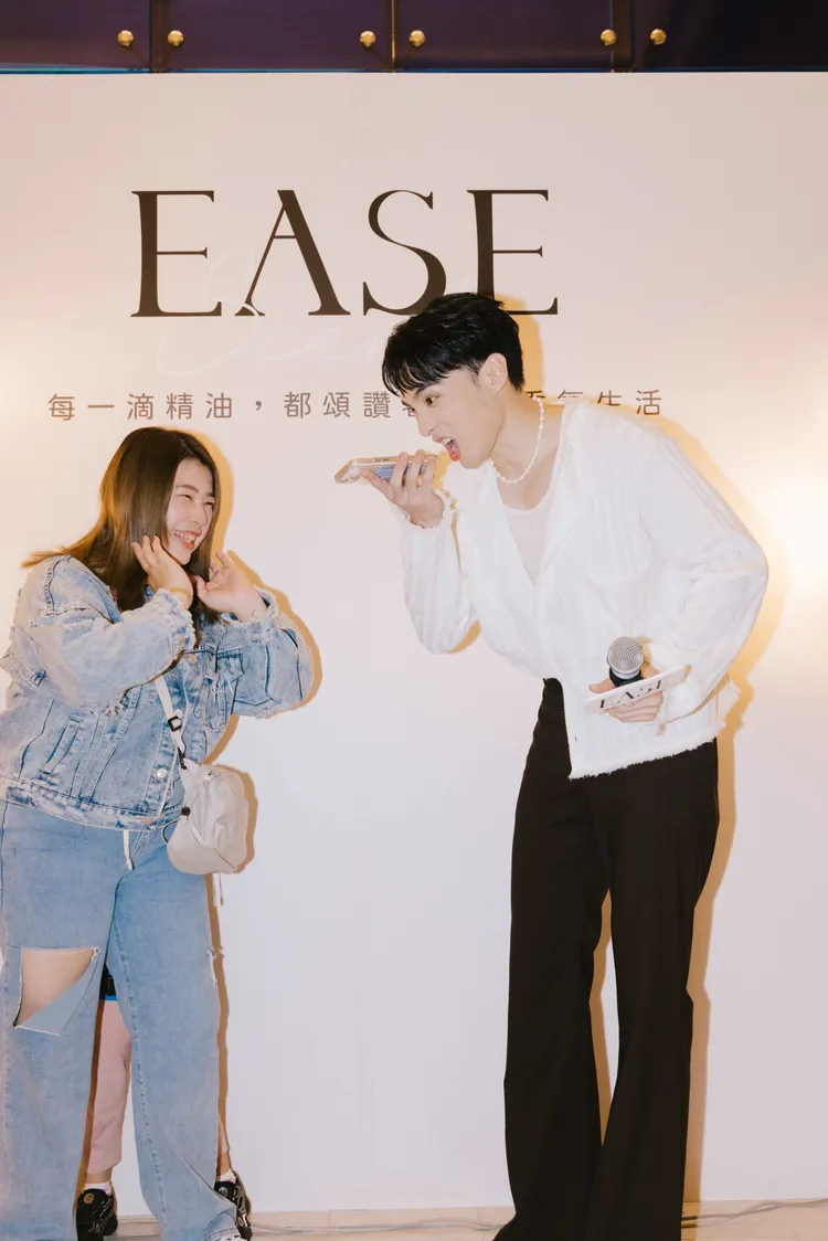 偉晉在活動上與歌迷同歡。Ease香氛提供