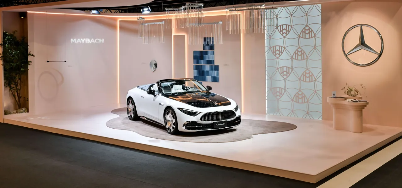 首款Mercedes-Maybach双坐敞篷跑车自2025年10月24日于ART TAIPEI台北国际艺术博览会展出。业者提供
