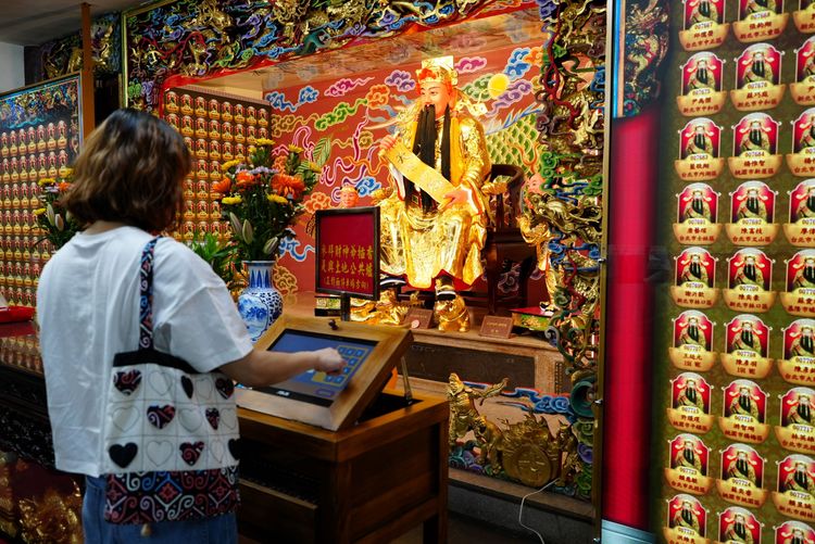 華碩攜手關渡宮導入智慧點燈 科技加持祈福更貼心