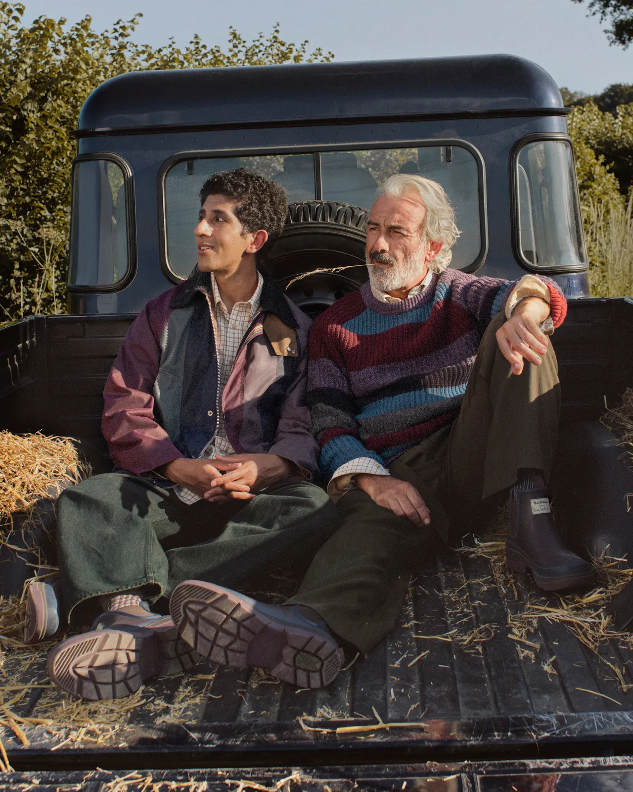 「Paul Smith Loves Barbour」联名系列灵感取自英国乡村市集。品牌提供