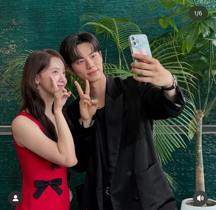 李彩玟（右）配戴HUBLOT Big Bang 20周年UNICO鈦金陶瓷腕錶。品牌提供