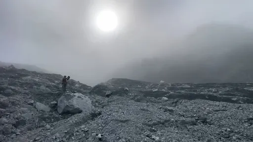 探勘画面曝!林保署15人特遣队挺进马太鞍溪堰塞湖 高山过中秋