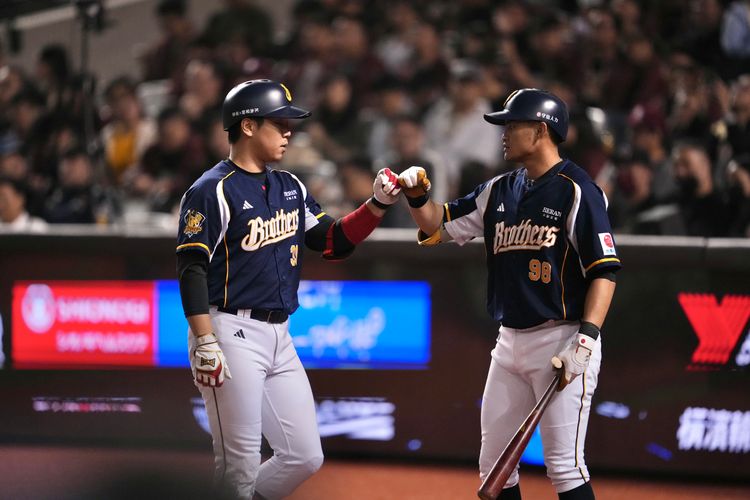 詹子賢開轟後為何手指天空?他哭著說「在問爸爸有沒有看到」