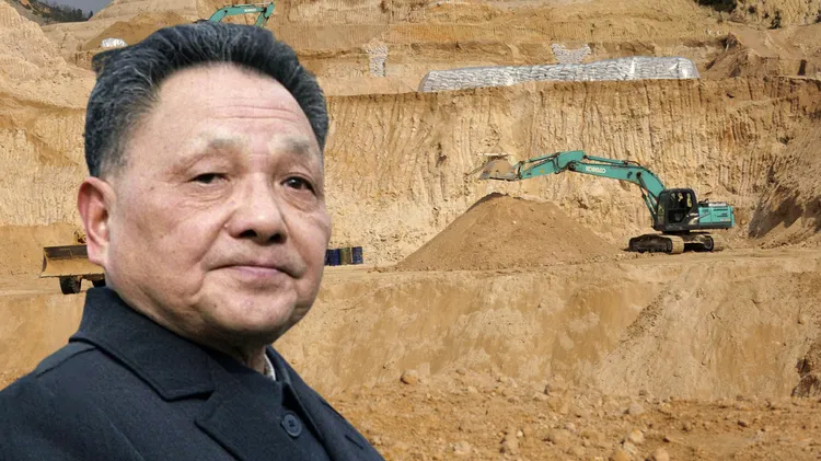 中共第二代領導人鄧小平喊出「中東有石油，中國有稀土」，將發展稀土供應鏈訂為國家戰略。合成畫面。背景為中國江西稀土礦場。美聯社