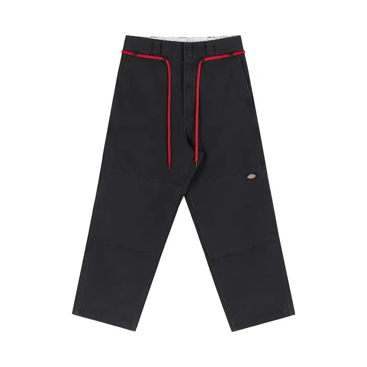 Dickies鐵鏽風雙膝工裝褲，3180元。品牌提供