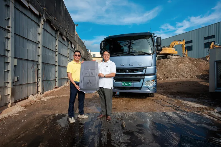 DTAT執行長朴正祐(右)表示感謝聚亨交通大力支持。業者提供