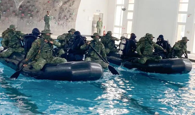 海龍蛙兵。江啟臣臉書