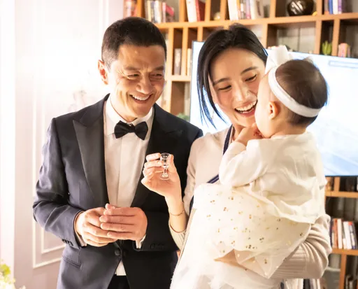 欠债上亿!李亚鹏宣布离婚 掰了小19岁嫩妻