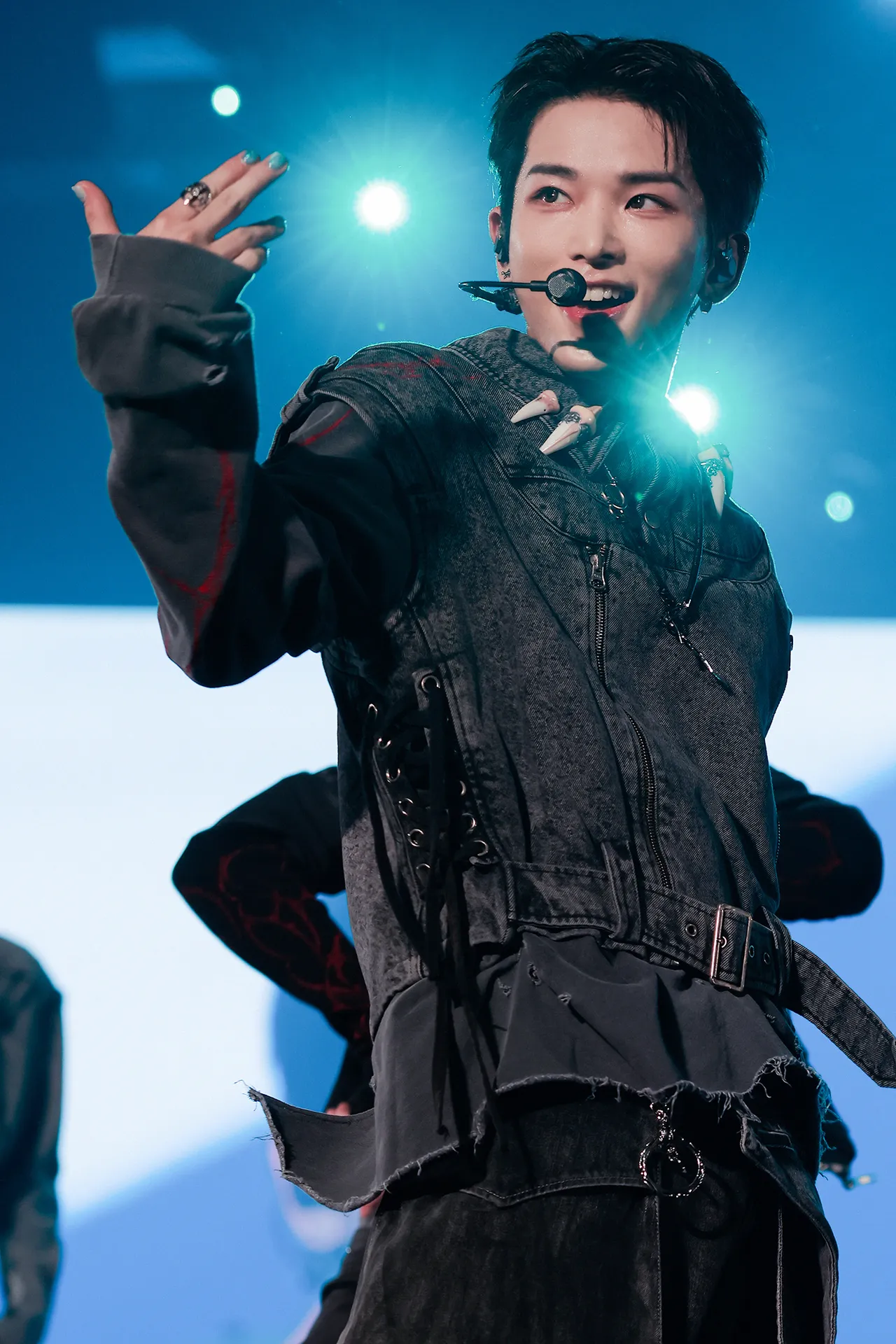 HARUA惊喜秀中文「今天一起度过快乐的时光吧」。©YX LABELS提供