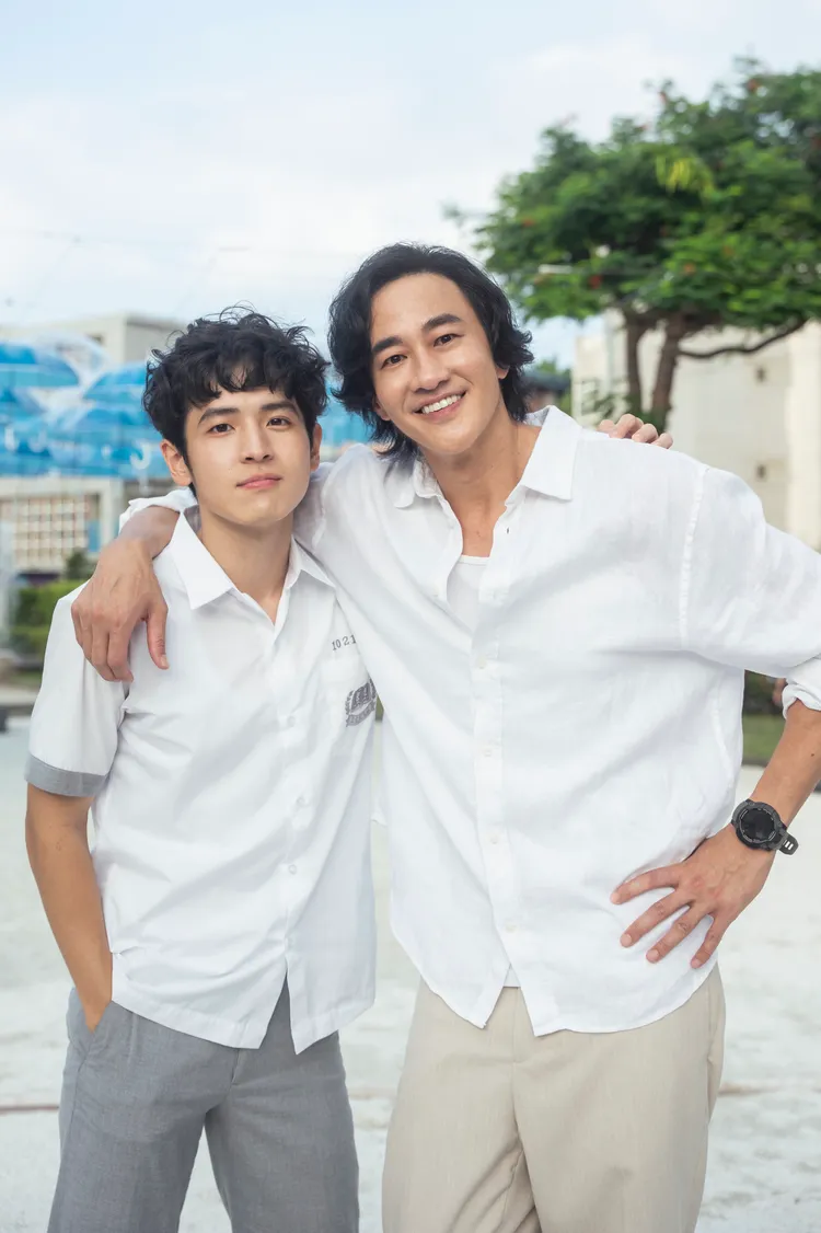 何潤東(右)知道張豐豪去當鏟子超人很感動。三匠影視提供