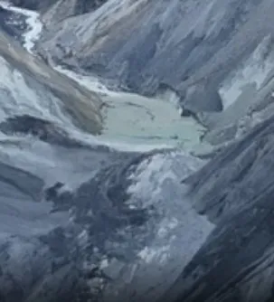 马太鞍堰塞湖下方河道崩塌蓄水形成新的堰塞湖。林保署花莲分署提供