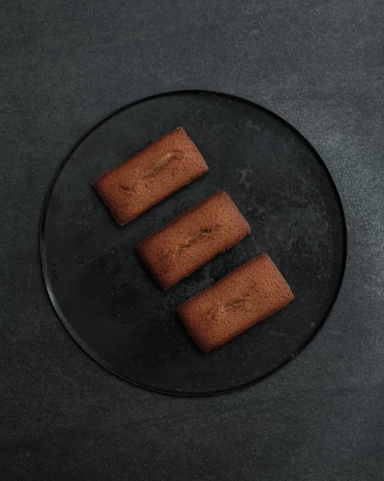 DOLCE TACUBO招牌甜點現烤費南雪。業者提供