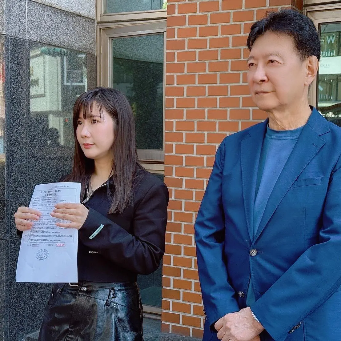 针对AI变造影片,台北市议员柳采葳前往警局报案。翻摄柳采葳脸书