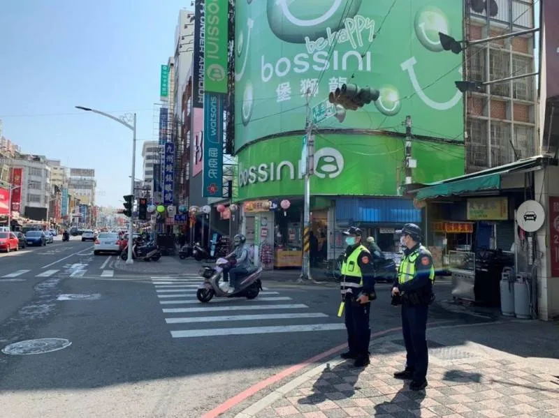 国庆连假期间,屏东县警局在重要路规划疏导勤务。屏东县警局提供