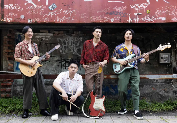 鳳小岳樂團「壓克力柿子」。三立提供