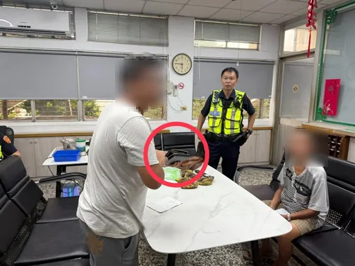 17万货款装皮夹不见了!警方急调监视寻找 这名男子已经到派出所了