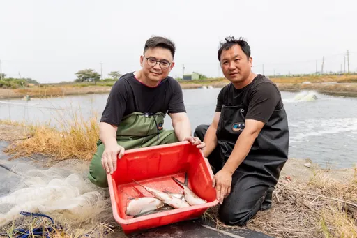 著青蛙裝體驗養殖漁業!賴瑞隆要打造海洋產業5大亮點
