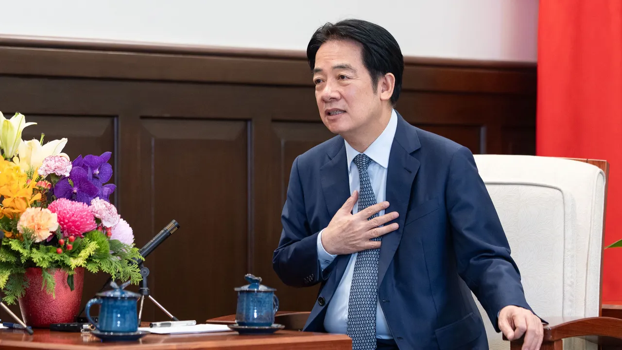总统赖清德要民众不用担心,政府有防疫措施应对非洲猪瘟,但其中一项却被被当年担任行政院长的他否定。总统府提供