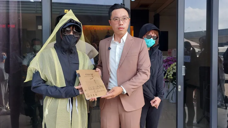 孫姓女代書女兒與律師8日出面指控紫靈宮以宗教話術，讓女代書背負巨額借貸輕生。資料照