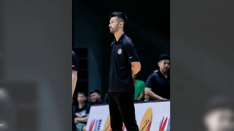 簡浩首場正規比賽執教，因為輸球給自己0分。夢想家提供