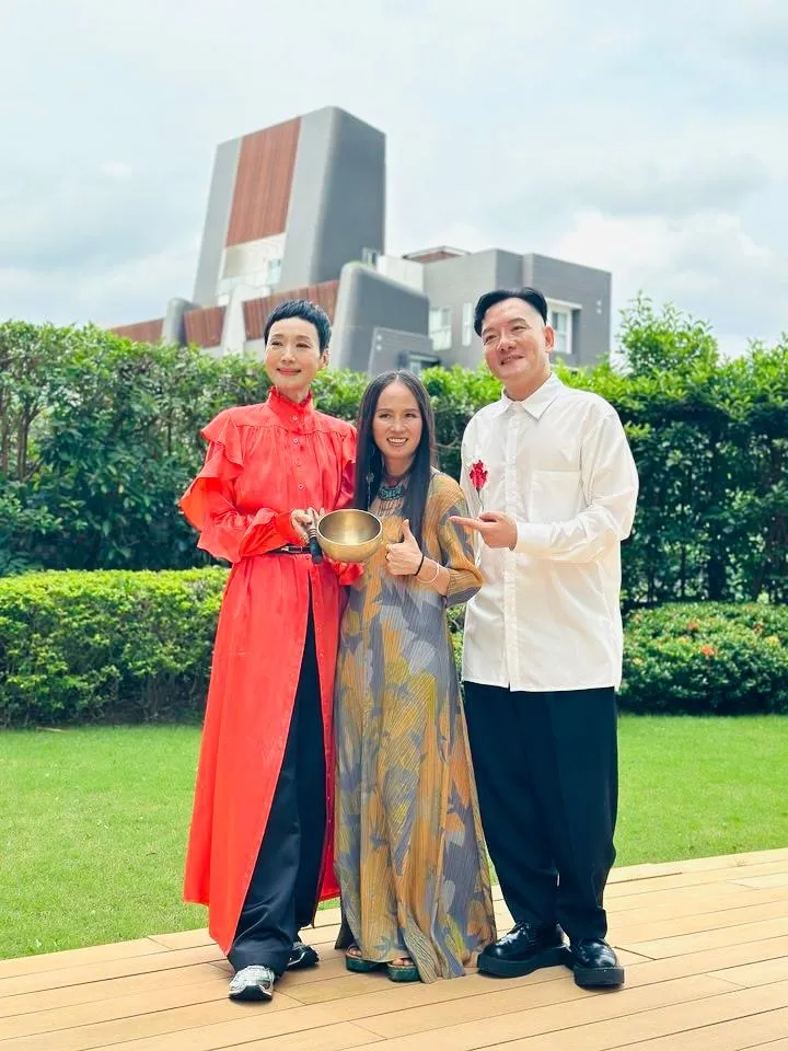 田定豐（右）與坣娜（左）今年1月才相約。摘自臉書