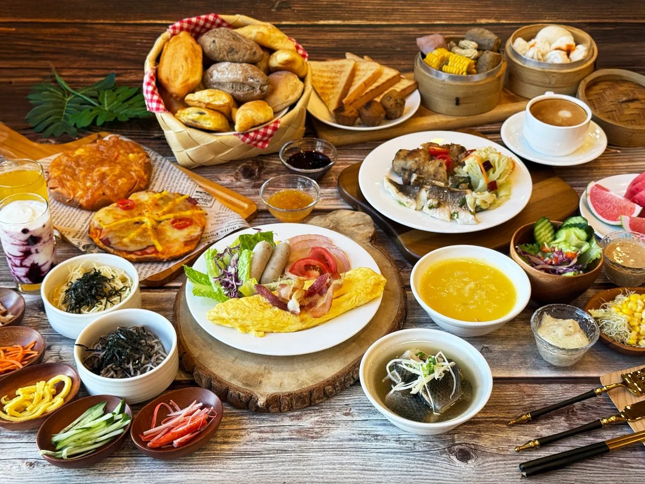 「早午餐」優惠,指定日期每人只要360元,就可從6:30一路吃到13:00。花蓮福容提供