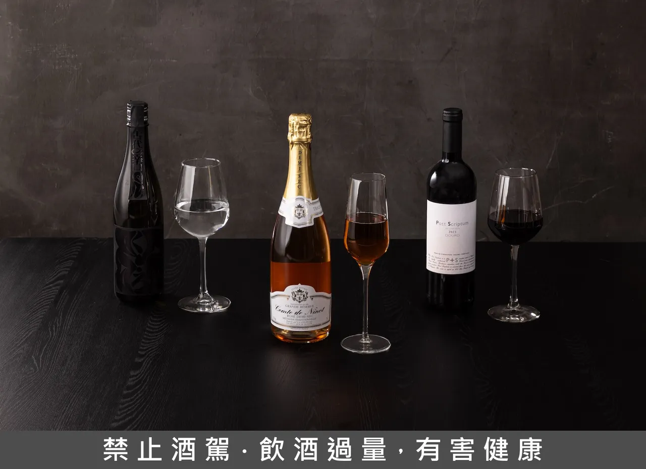 八和和牛烧肉专门店今年特别邀请世界唎酒师大赛冠军、前米其林二星餐厅首席侍酒师张鸿亮(Johnny)合作,提供与和牛搭配、细腻的Alcohol Pairing(餐酒搭配) ,每套三杯售价880元。业者提供