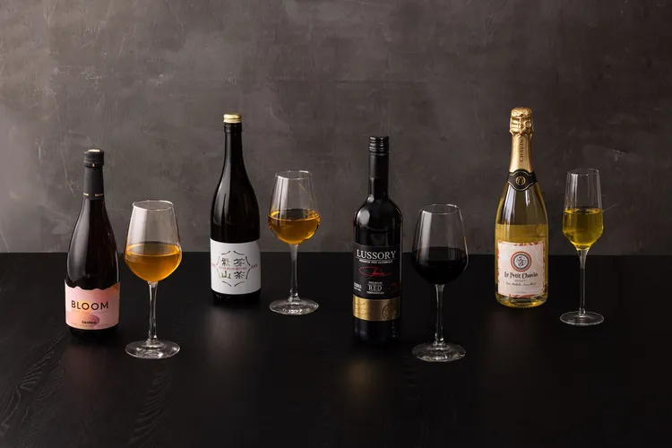 Johnny也設計了Non-alcoholic Pairing（無酒精飲品搭配）服務，讓每一片頂級和牛都能找到最適配的風味伴侶。種種用心，皆是為了呈現最頂尖的燒肉料理，每套四杯售價750元。業者提供