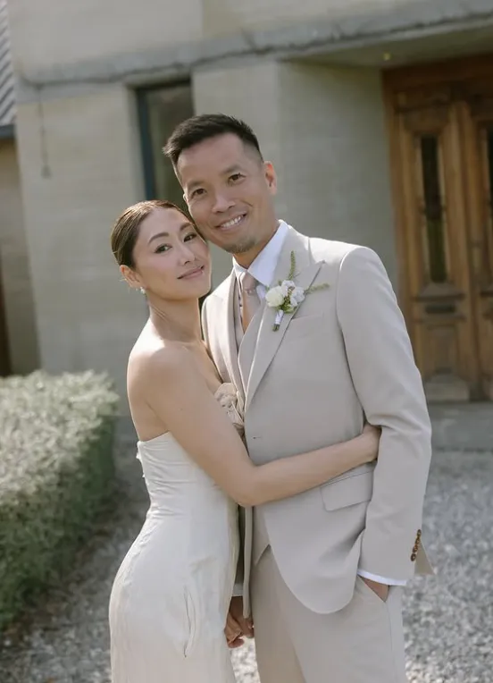 胡定欣抱著老公2人很登對。翻攝胡定欣IG