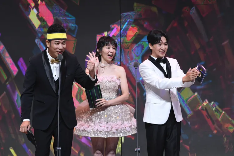 香蕉哥哥（左起）、草莓姐姐、柳丁哥哥根本神凍齡。三立提供