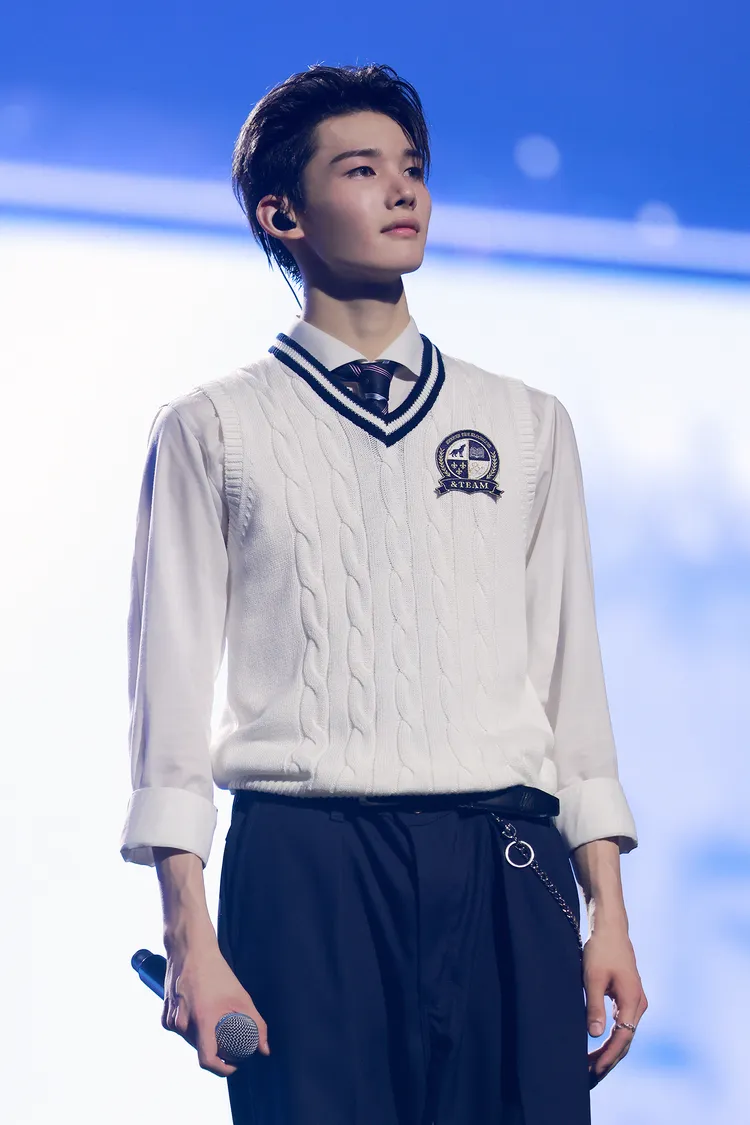 JO人高臉小，擁有模特兒比例。©YX LABELS提供