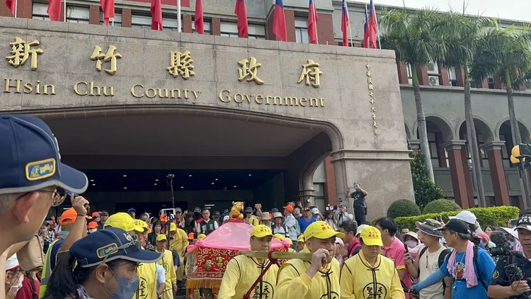 白沙屯馬祖駐駕新竹縣府廣場。新竹縣府提供