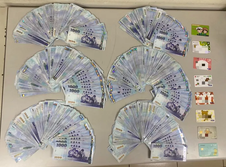 警方查獲贓款。警方提供