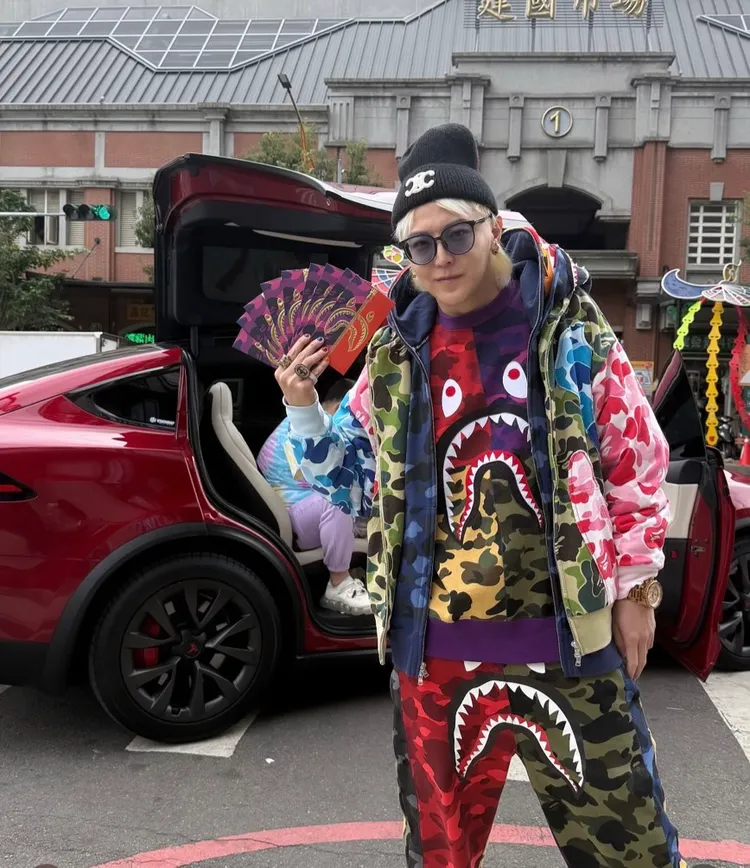 網紅小哥哥艾里。沈娜娜／璃奈醬提供