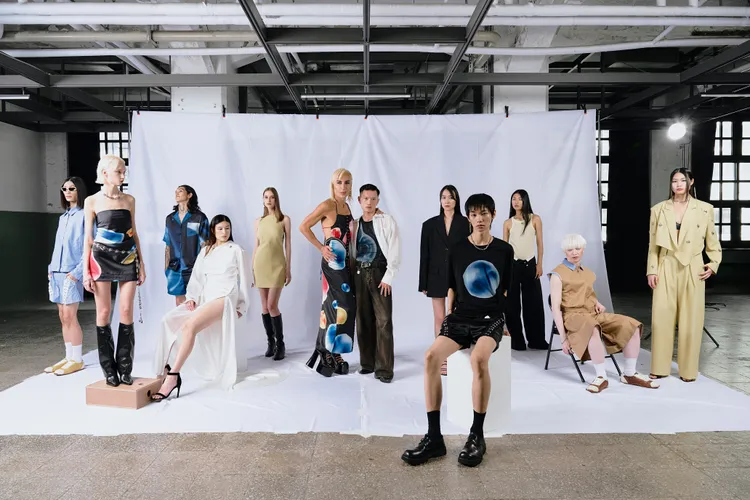 RAY CHU設計師朱柏諺×《拜六禮拜》開幕秀形象照。台北時裝周提供